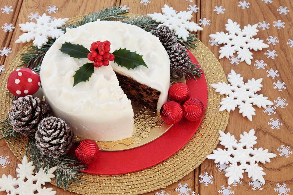 Bring on the Festivities With This Christmas Cake