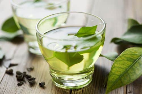 Drinking green tea helps burn fat