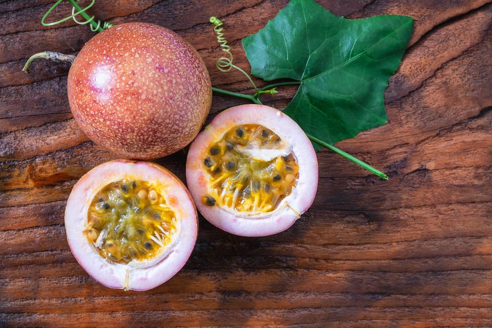Passion Fruit – Health Benefits, Nutrition and How to Eat It