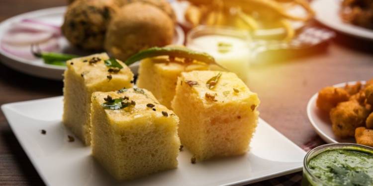 Top 8 Healthy Indian Snack Options: HealthifyMe Blog