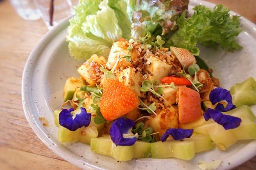 Ensalada de gambas con frutas estrella