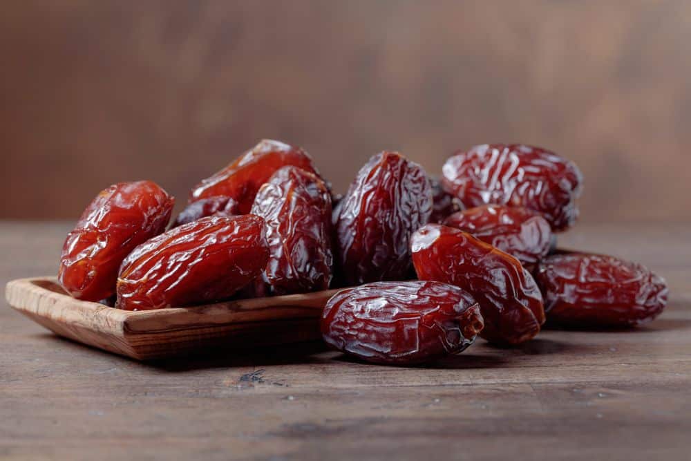 Dates Fruit - Benefits, Nutritional Facts (Calories) & Recipes | Healthifyme