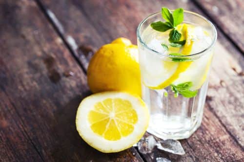 Avantages pour la santé de l'eau citronnée pour la perte de poids