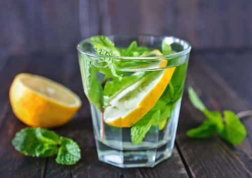 Water with lemon and mint 