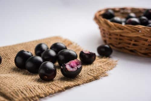 Jamun Fruit - Benefits, Nutritional Facts, & Recipes - HealthifyMe