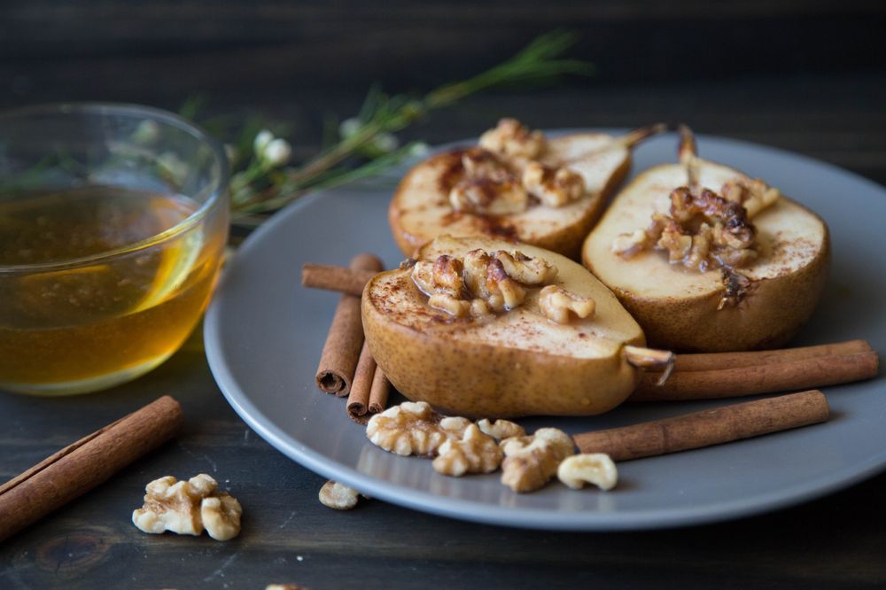 Baked Pear with Cinnamon