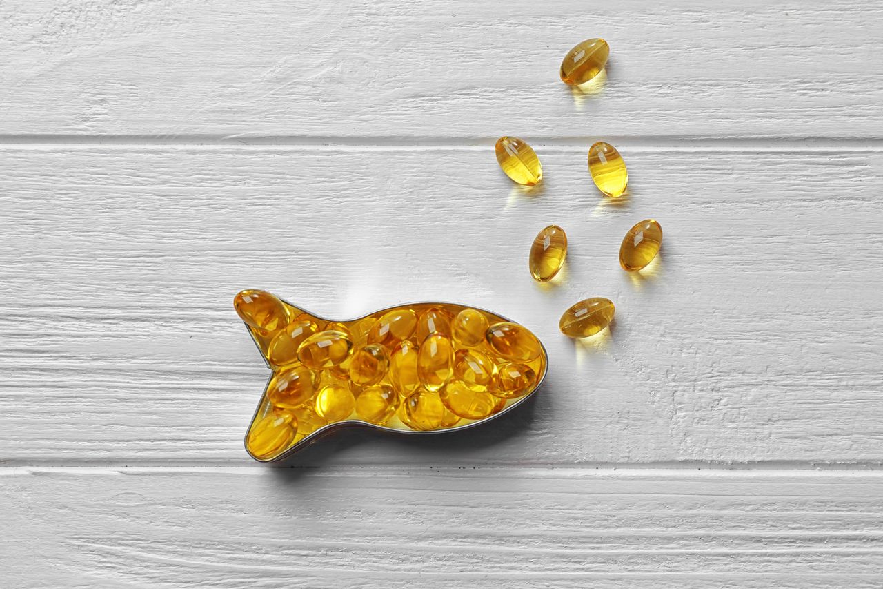 Fish Oil Supplements: Benefits, Types & Precautions- HealthifyMe