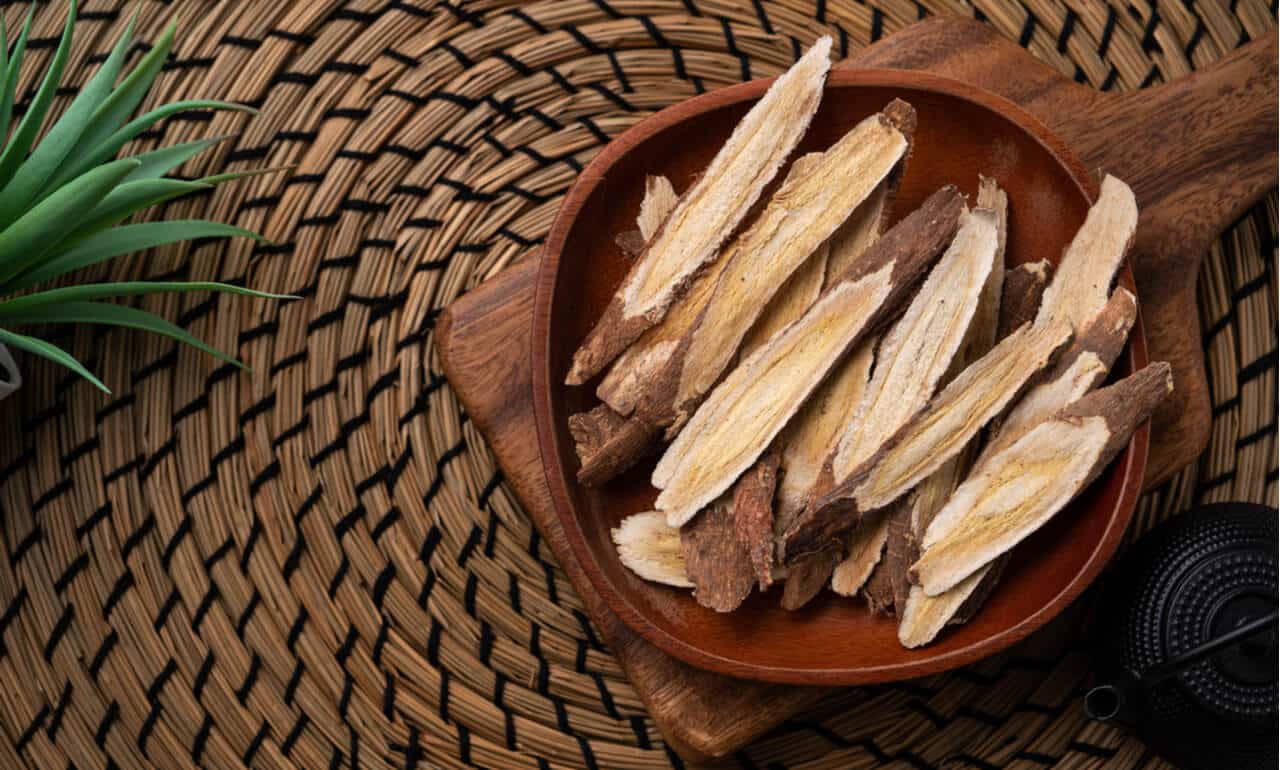 Astragalus Root: Benefits, Uses and Side Effects