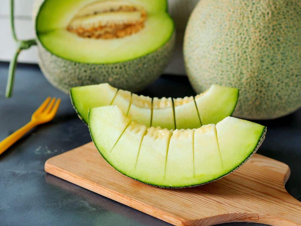 Honeydew Melon: Nutrition, Health Benefits, & Precautions