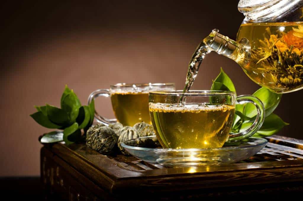 Side Effects of Excess Green Tea Consumption - HealthifyMe