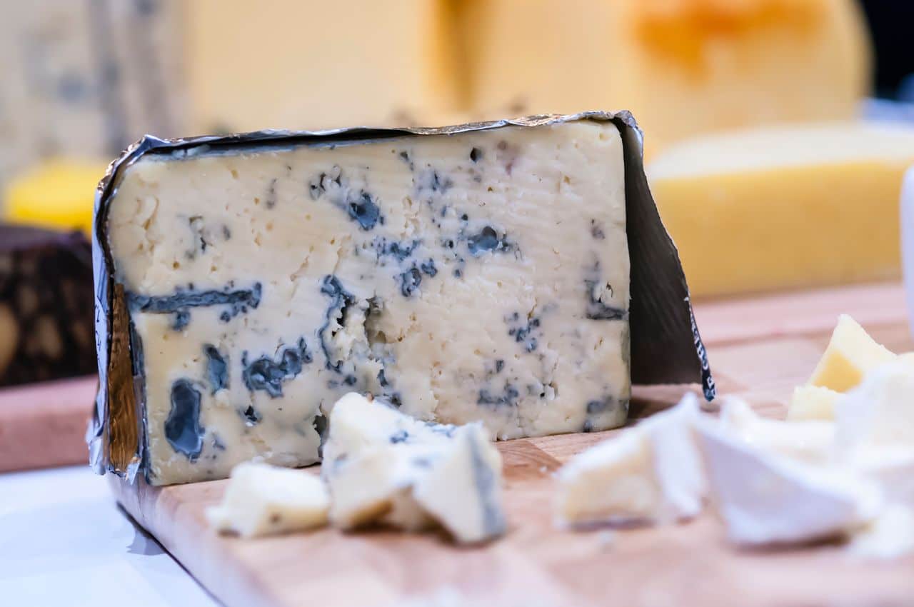 Mouldy Cheese: Is it Safe to Eat?- HealthifyMe