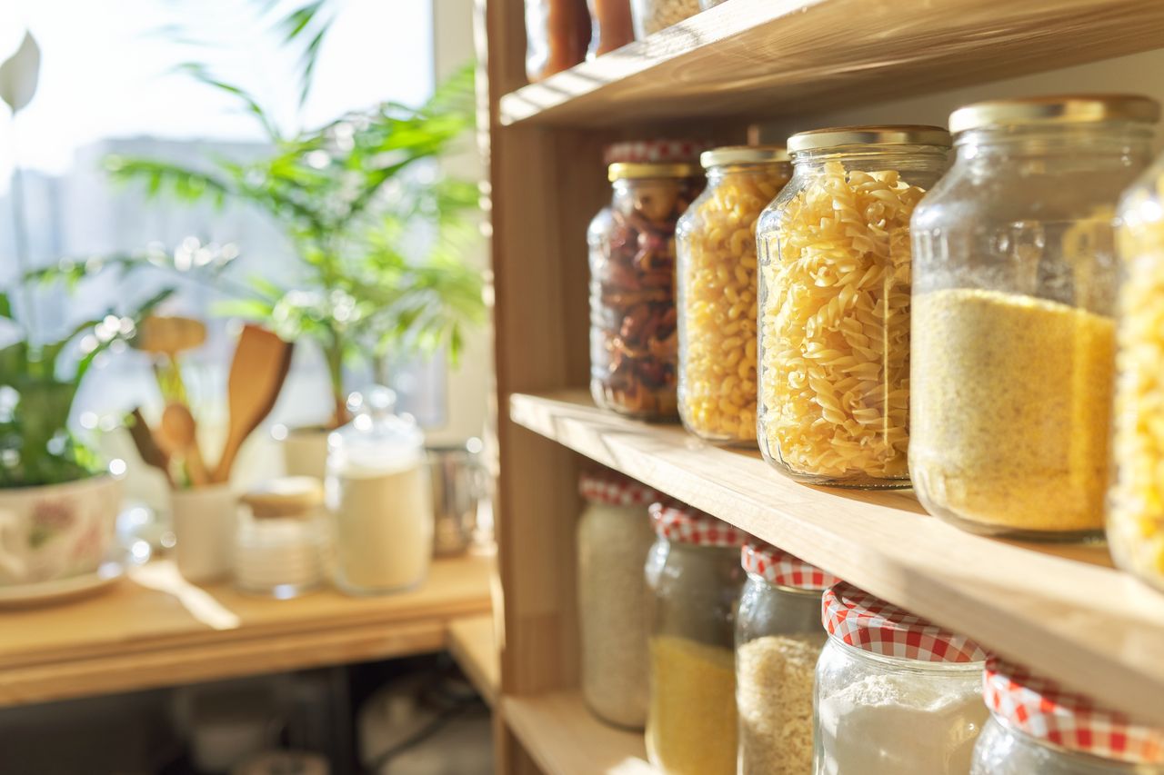 How to Stock a Healthy Pantry?- HealthifyMe