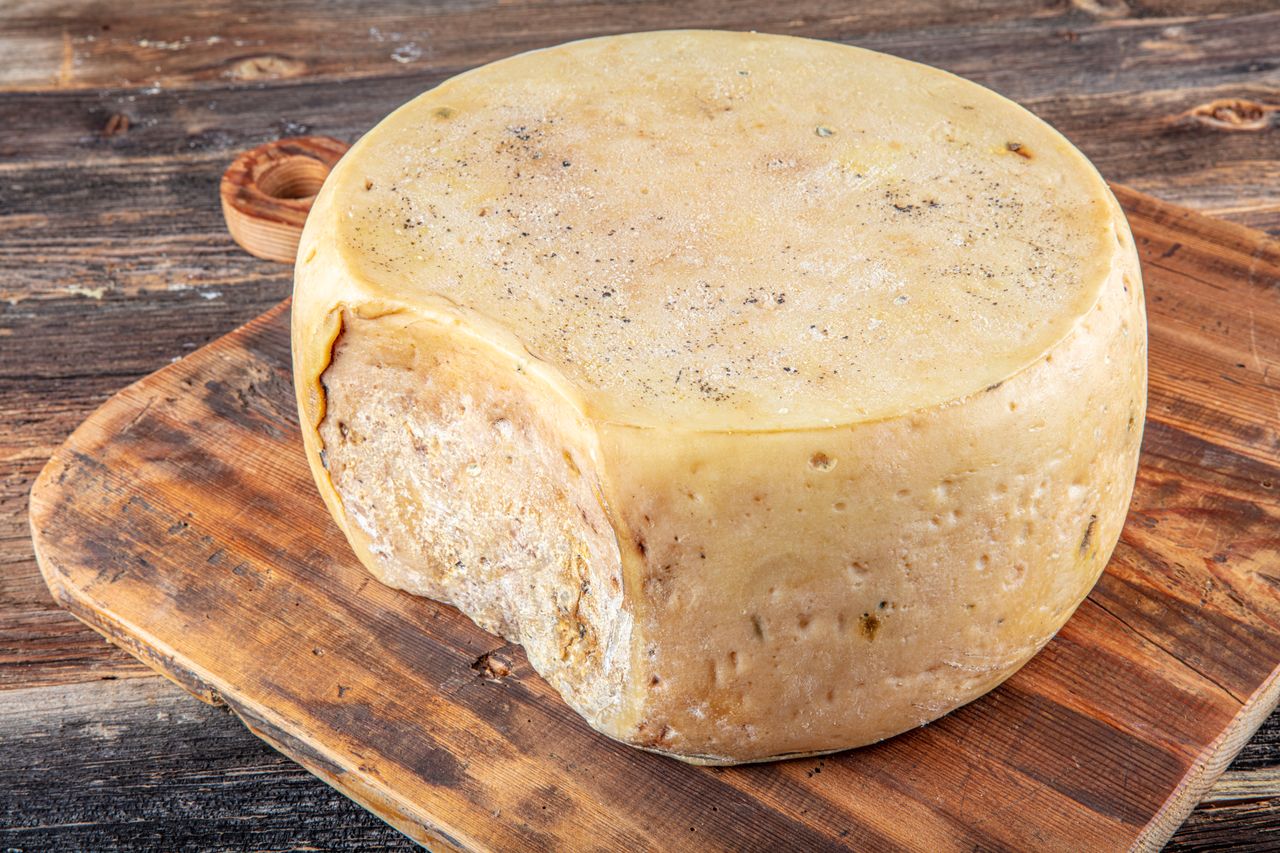 Gruyere Cheese: Nutritional Properties andHealth Benefits- HealthifyMe