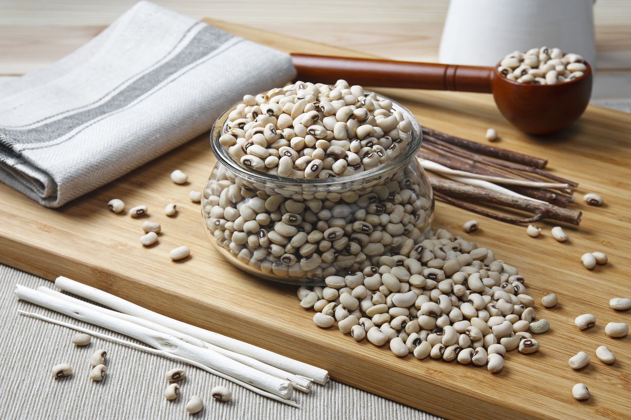 Navy Beans: Benefits, Effects, and Culinary Methods- HealthifyMe