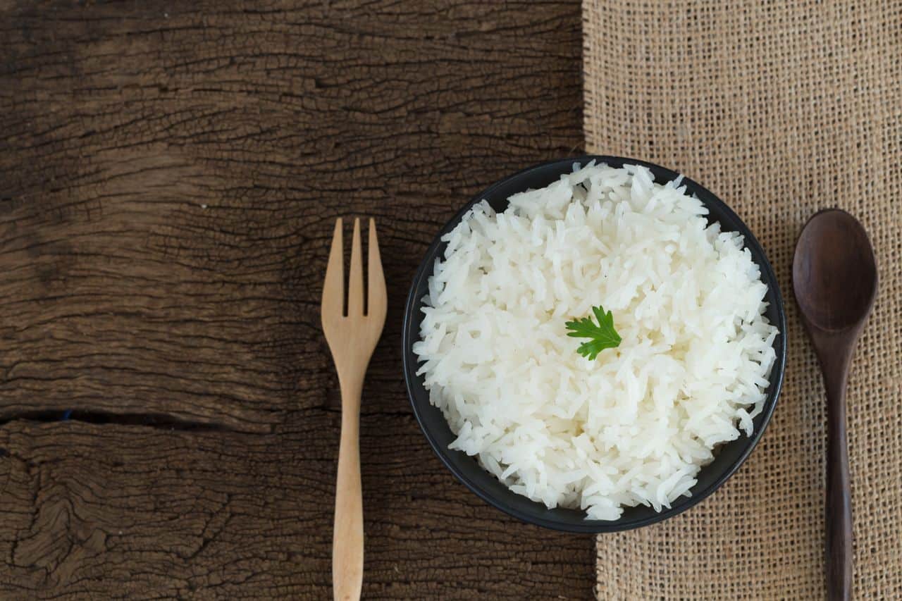 Ficheiro:Half a cup of rice. Brown rice is the best choice.JPG