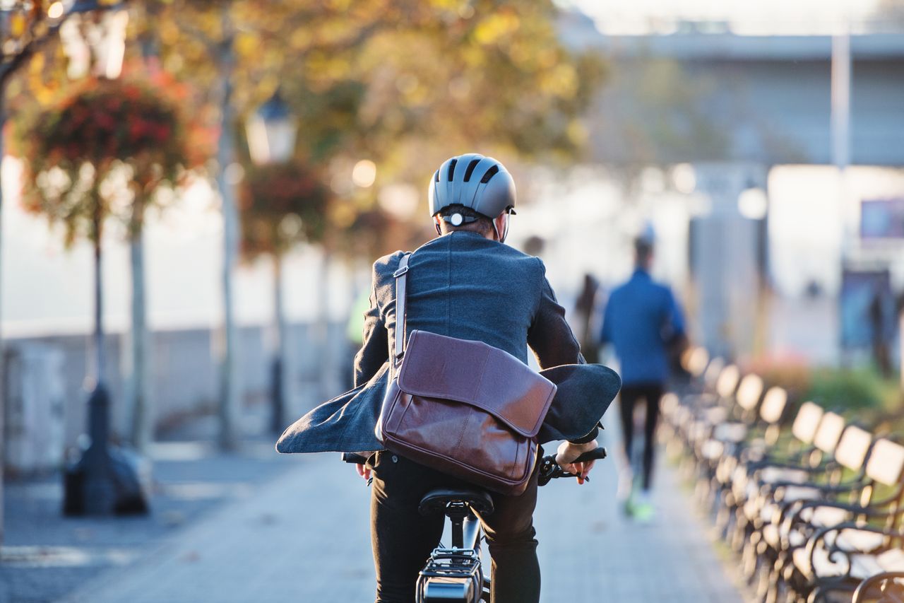Exciting Benefits of Biking to Work- HealthifyMe