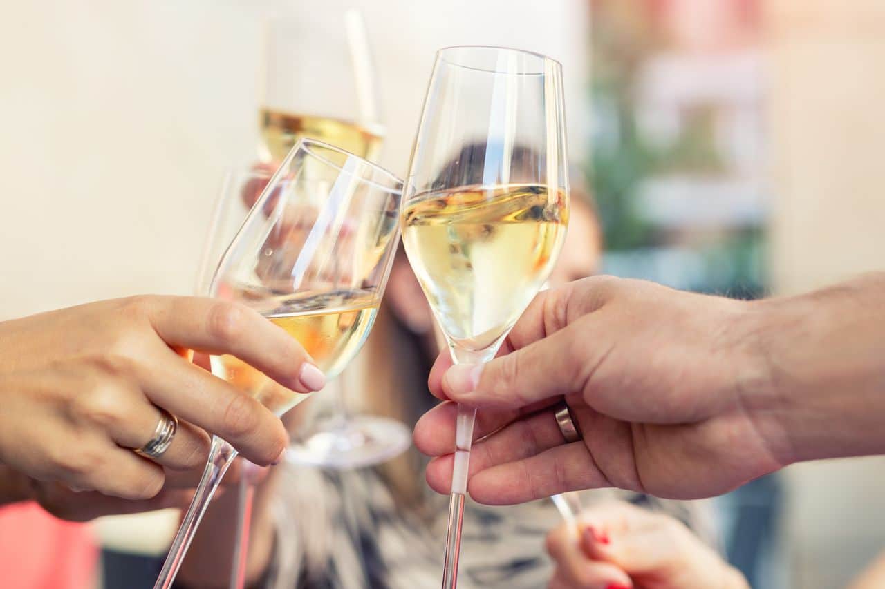 A Sparkling Wine with Surprising Benefits- Healthifyme