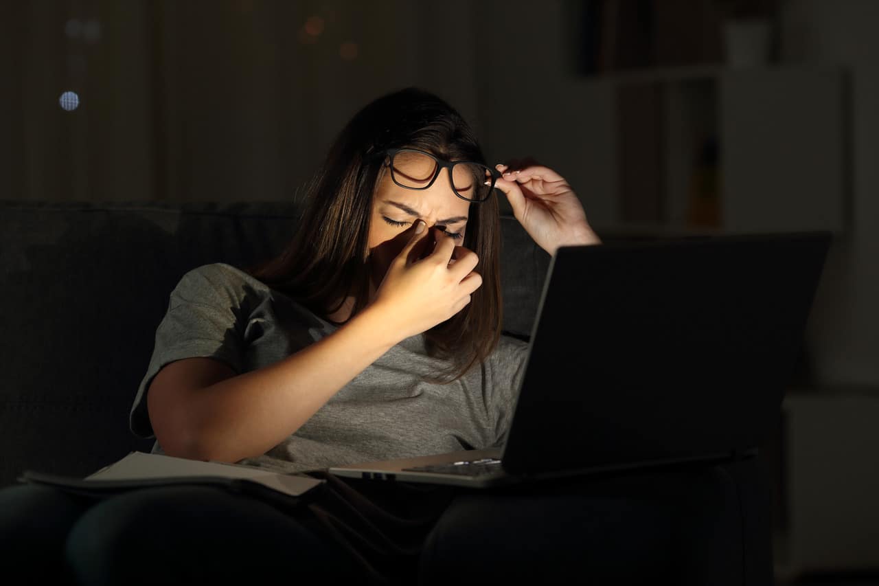 How to Deal with Digital Eye Strain- HealthifyMe