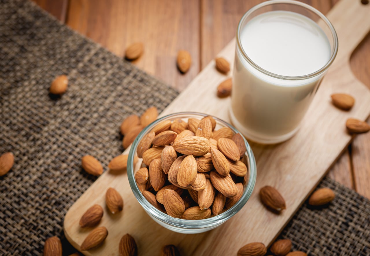 Almond Milk: The Right Drink for Weight Loss- HealthifyMe