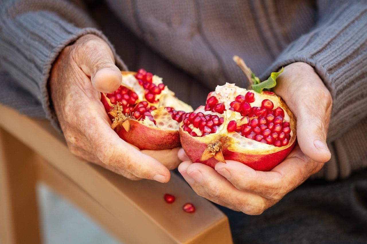 Does Pomegranate Increase Blood Sugar?- HealthifyMe