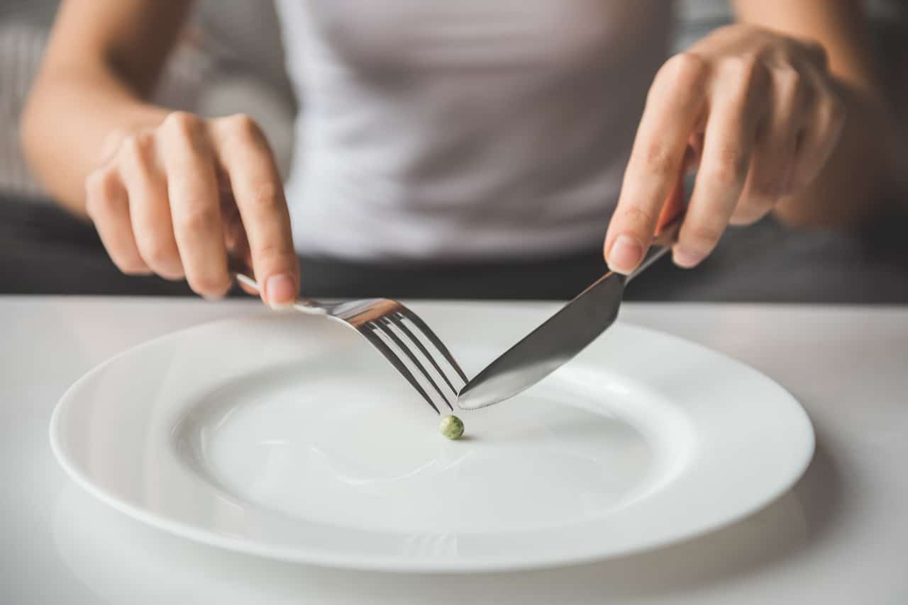 Trying to Lose Weight by Not Eating Isn’t a Good Idea- HealthifyMe