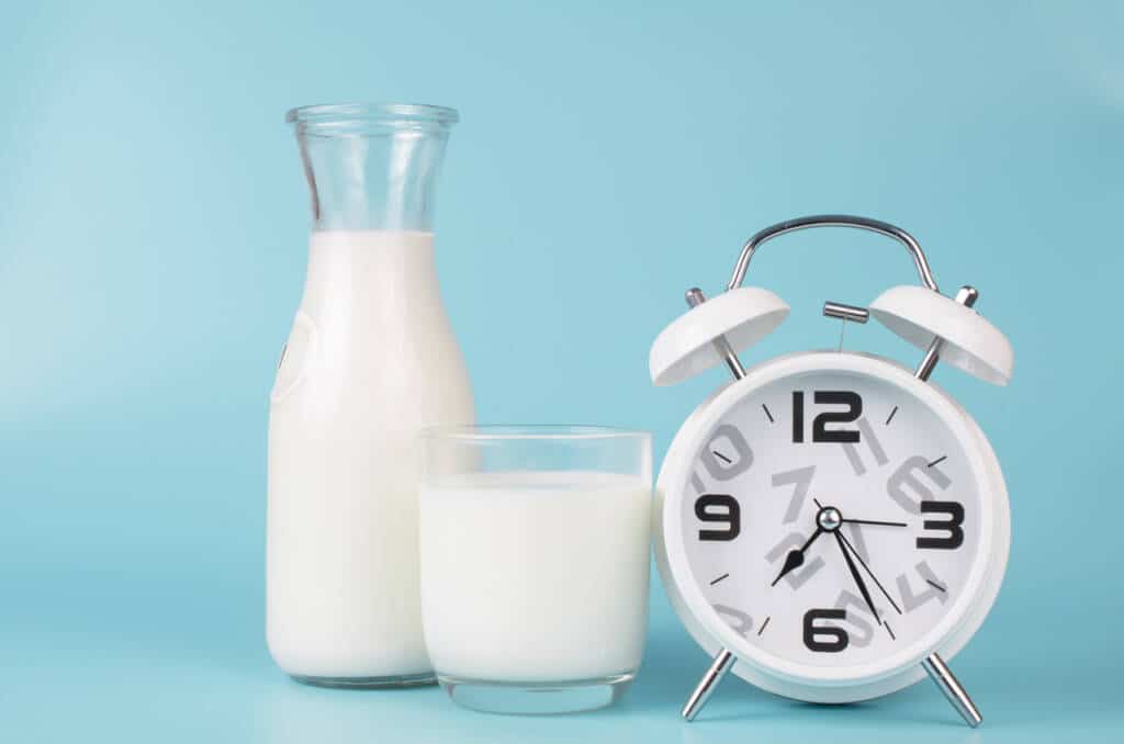 Can You Drink Milk During Intermittent Fasting? Here's The Sip HealthifyMe