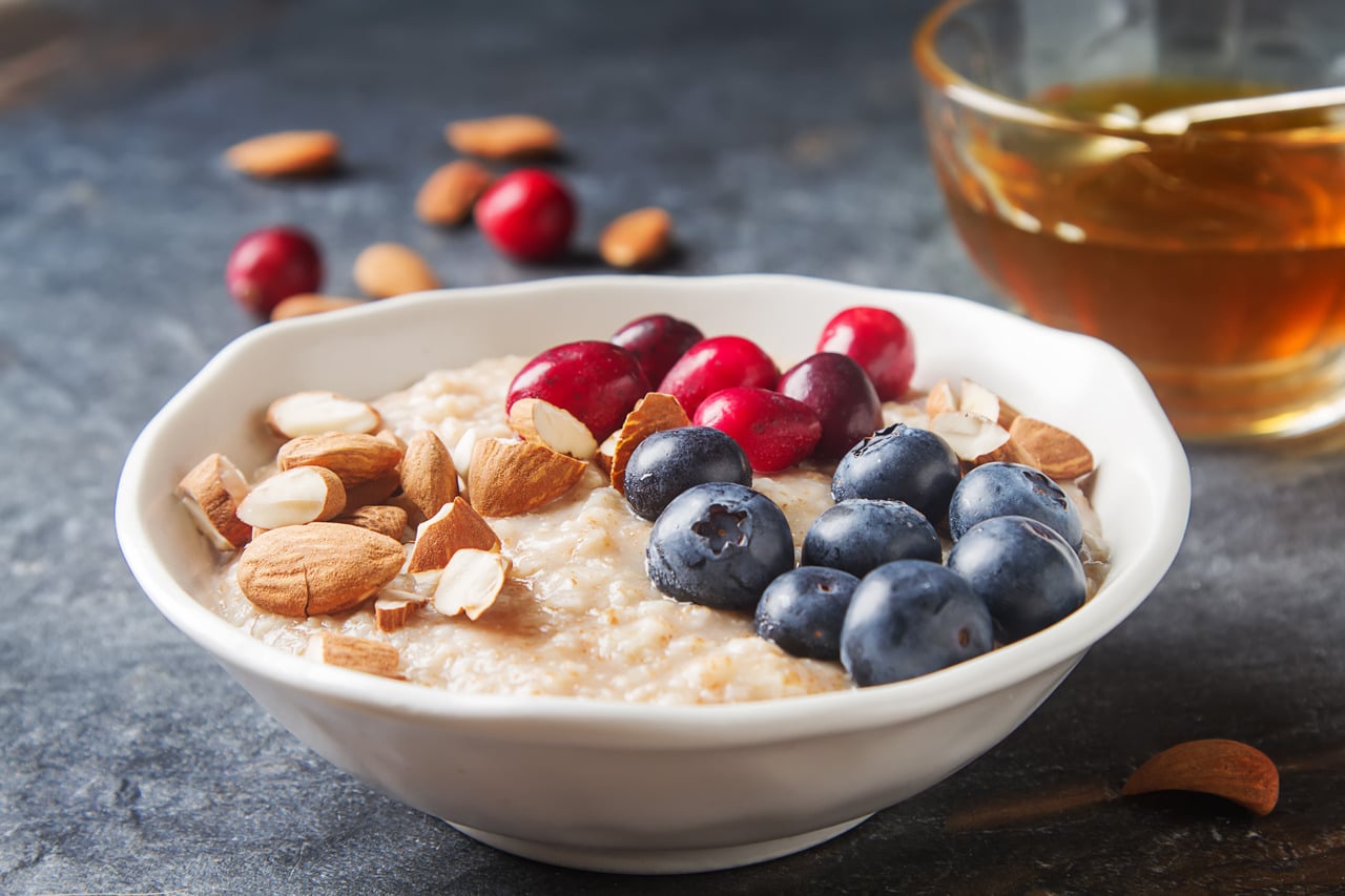 Oats and Oatmeal Health Benefits: Exploring the Nutritional Powerhouse- HealthifyMe